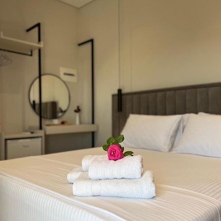 סרנדה Astoria Rooms מראה חיצוני תמונה
